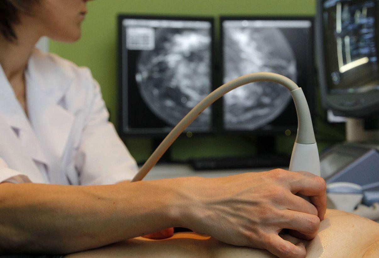 В Красноярске пройдет осмотр женщин в рамках месячника против рака молочной железы