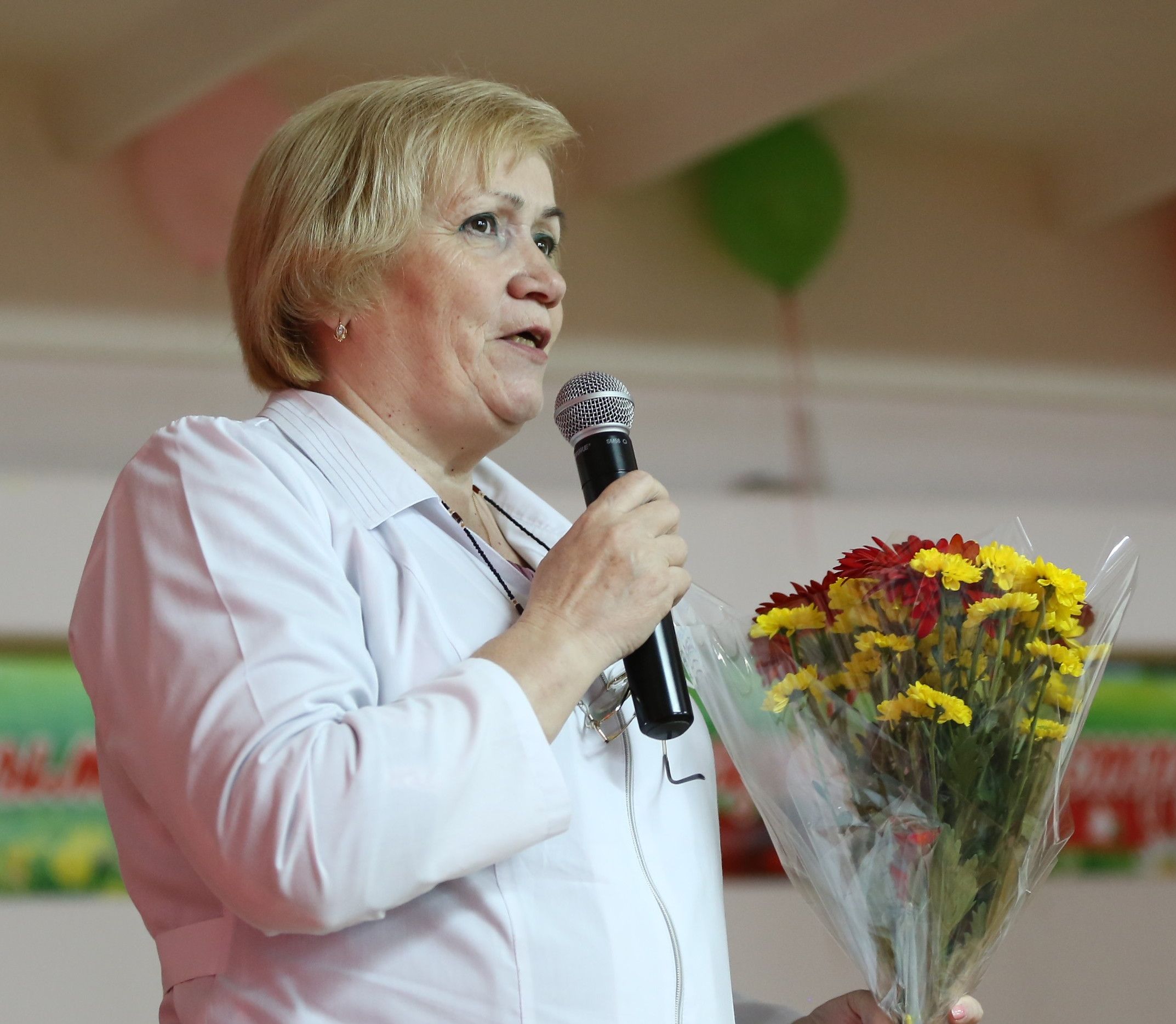 Заслуженный работник КГБУЗ "КМКБ №4" Галина Михайловна Кузнецова отмечает юбилей