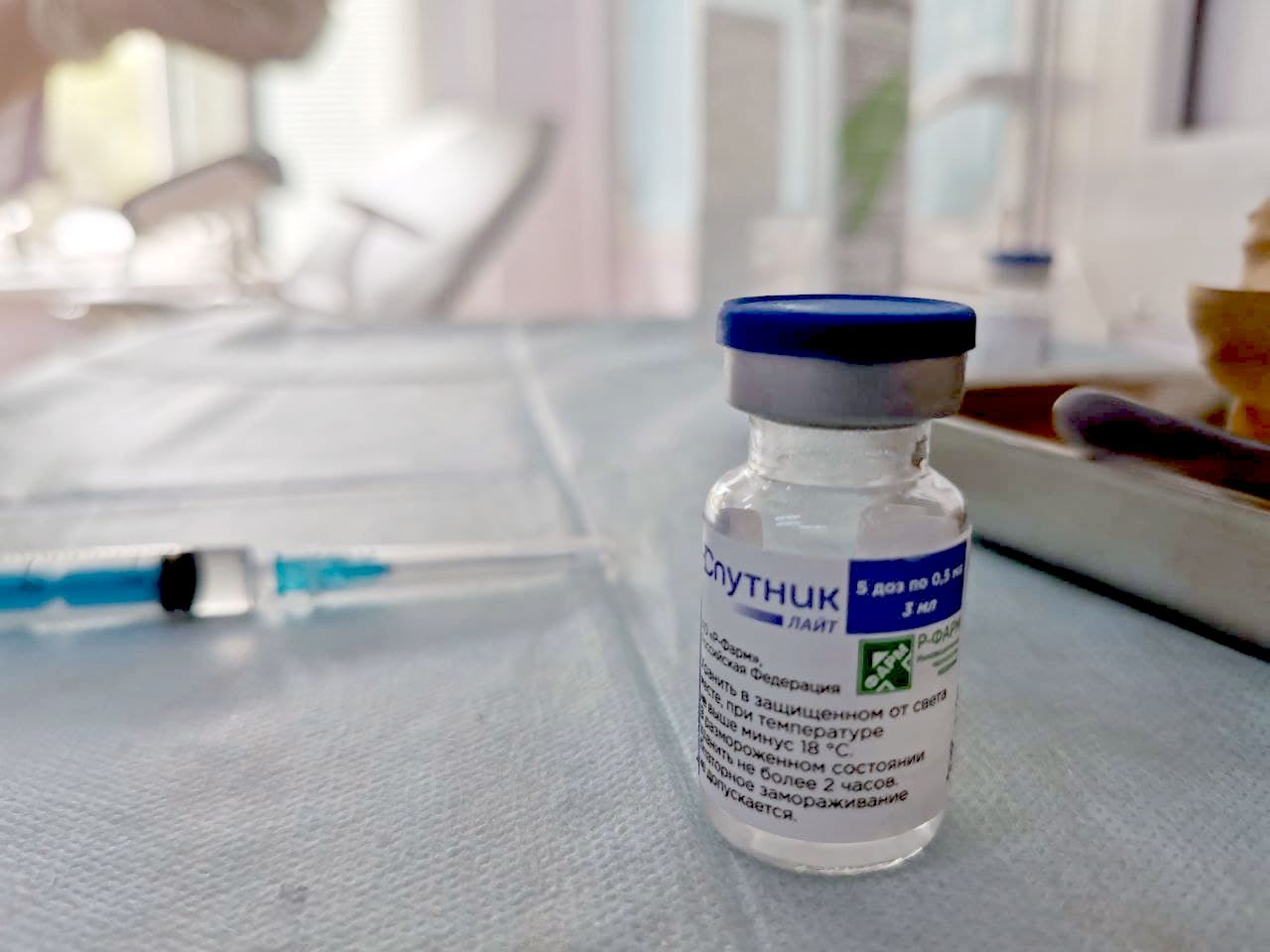 В КГБУЗ «КМКБ №4» привито от COVID-19 более 84% сотрудников