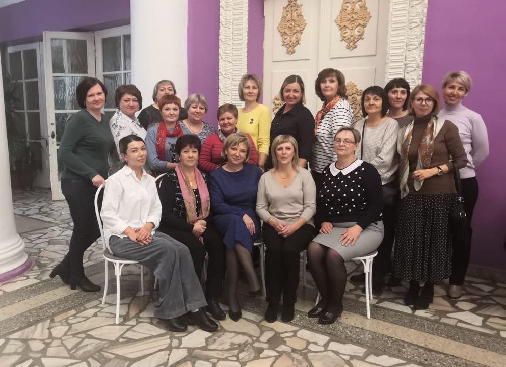 Старшие медицинские сестры КМКБ №4 приняли участие в психологическом тренинге, посвященном мотивации и сплочению  для результативной и комфортной работы в коллективе и с пациентами