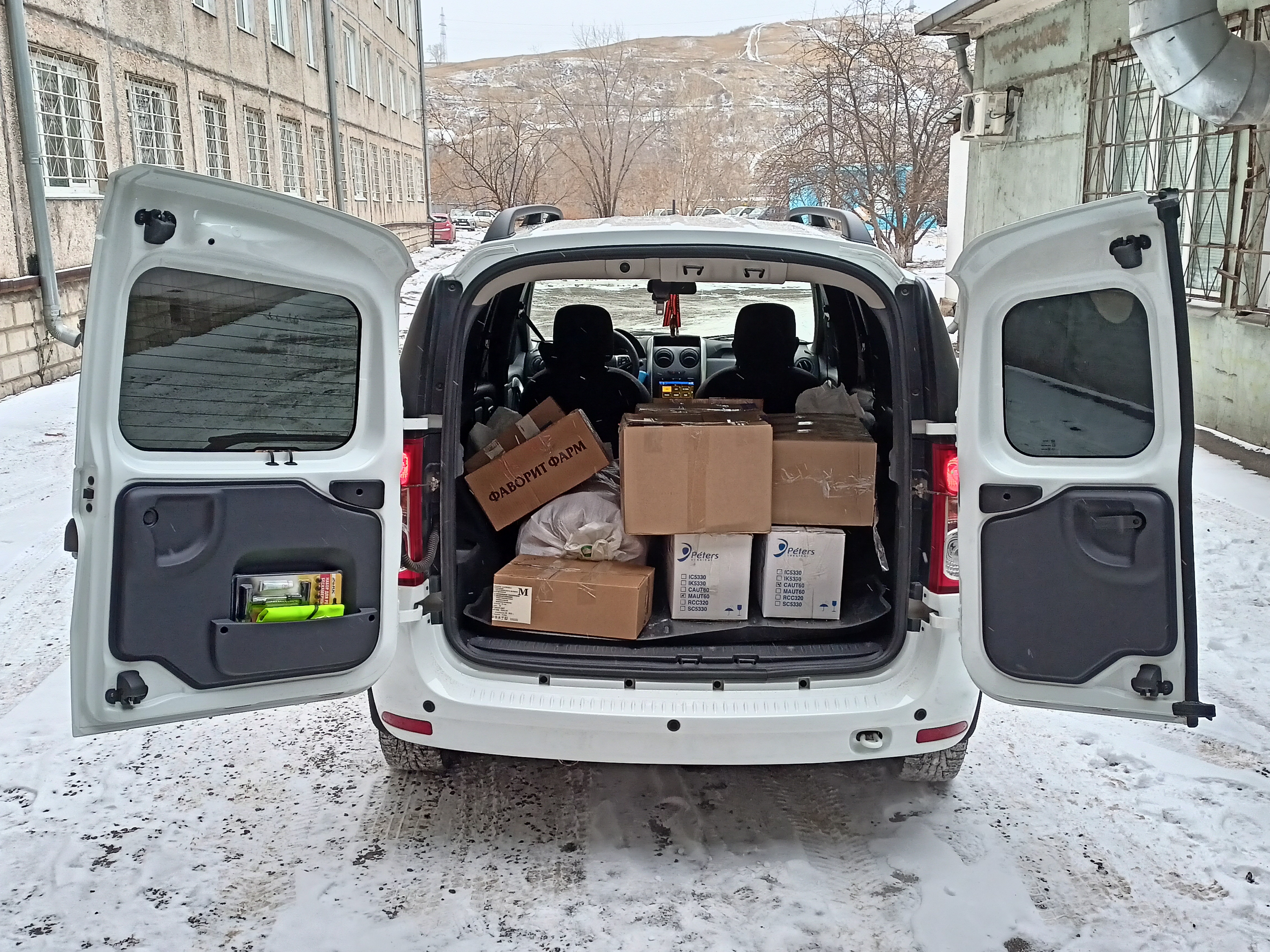 Помощь добровольческому батальону от персонала КГБУЗ «Красноярская межрайонная клиническая больница № 4».