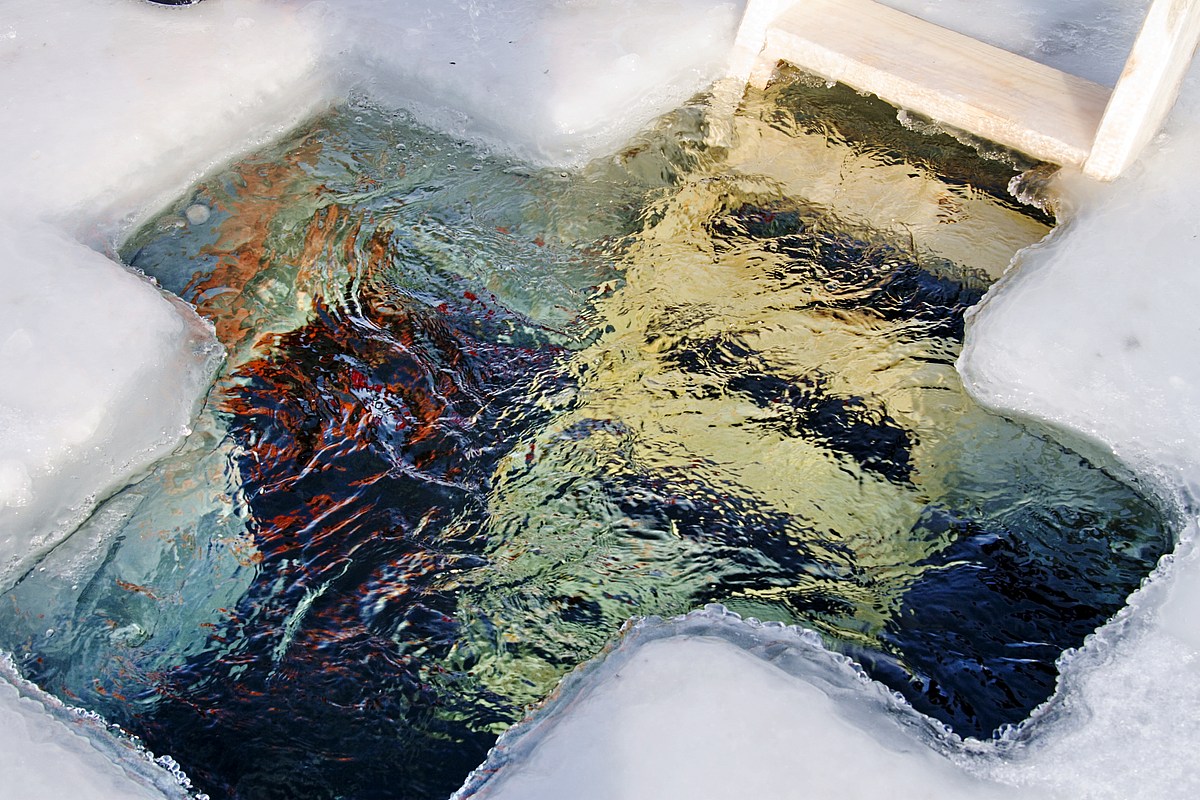 Крещенские купания: противопоказания и советы