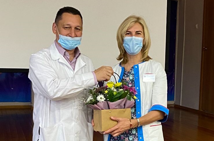 В КГБУЗ «Красноярская межрайонная клиническая больница №4» поздравили участников-победителей  в фотоконкурсе «Жизнь больницы в фотографиях».