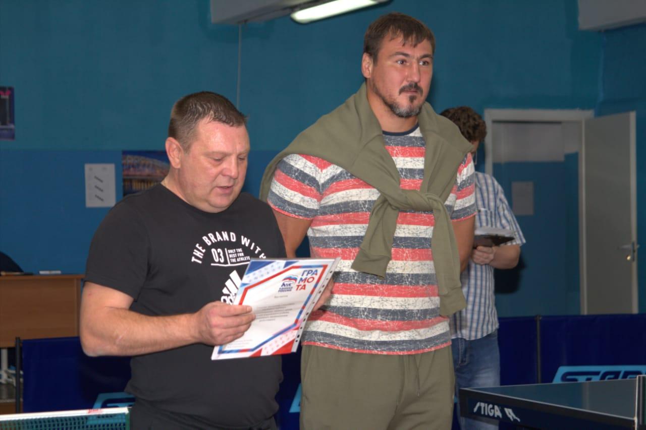 Врач «КМКБ №4» организовал турнир по настольному теннису среди жителей Кировского района 