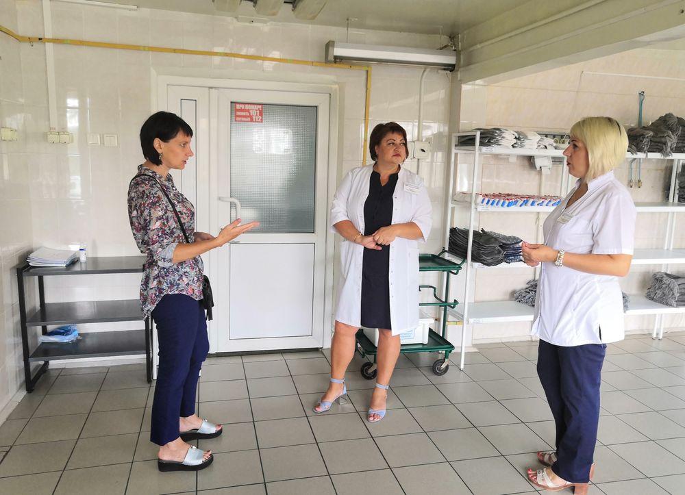 Служба клининга КГБУЗ «КМКБ №4» поделилась опытом с Железнодорожной больницей Красноярска 