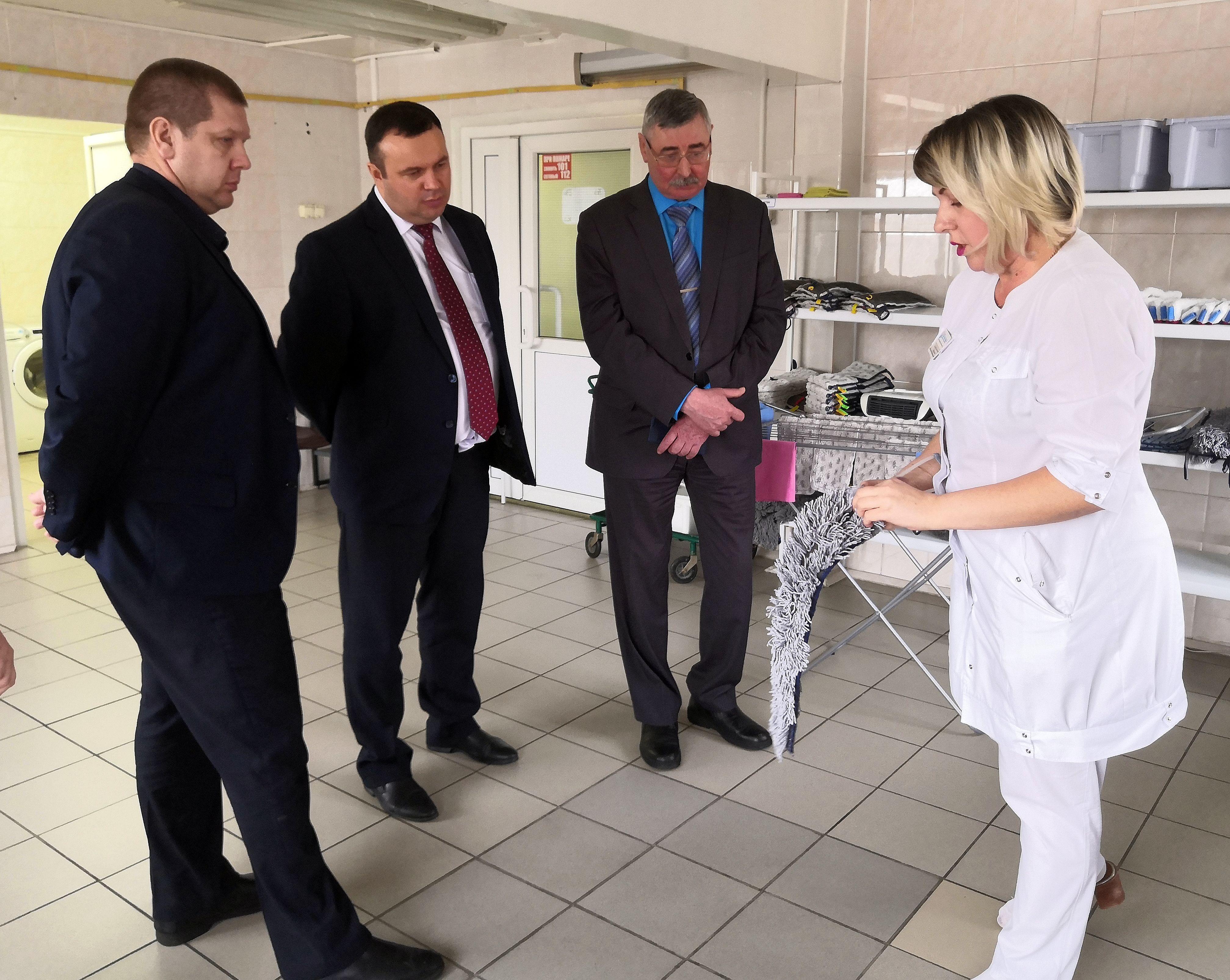 КГБУЗ «Красноярская межрайонная клиническая больница №4» поделилась опытом создания службы клининга с делегацией Железногорска 