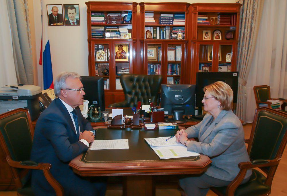 Александр Усс обсудил с Вероникой Скворцовой вопросы развития системы здравоохранения в Красноярском крае