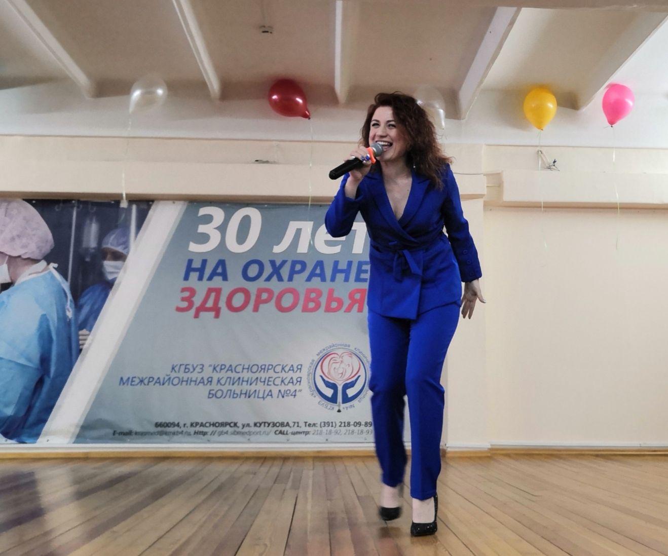 Торжественная планерка к 8 марта прошла в «КМКБ №4»