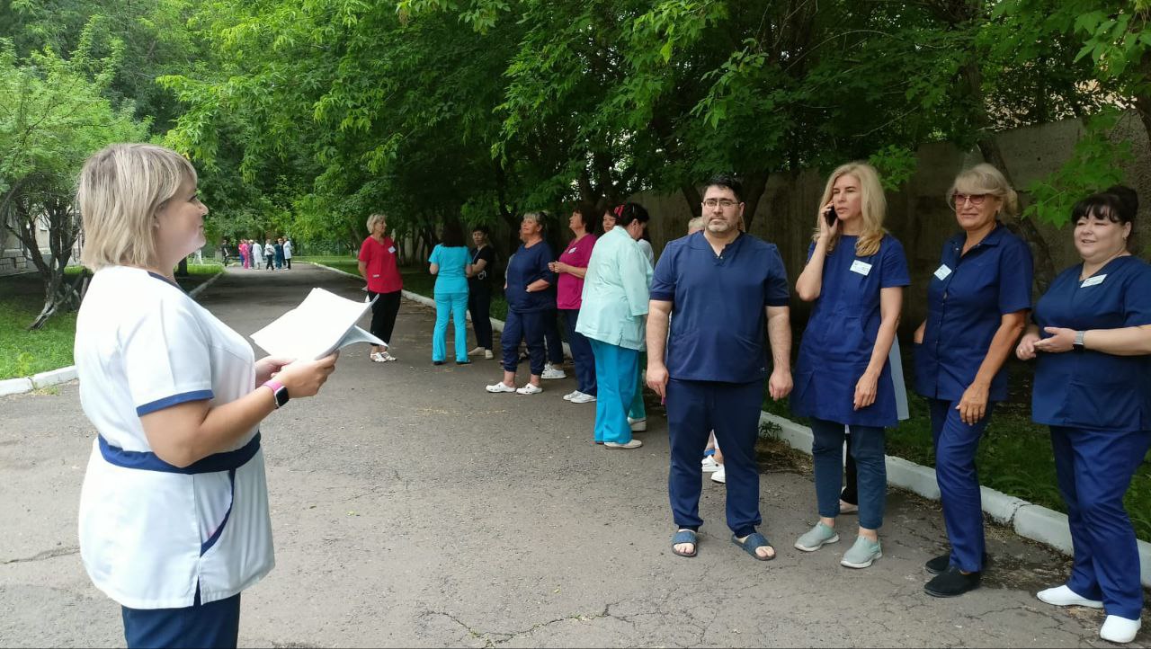 В Больнице на Кутузова провели очередную учебную эвакуацию