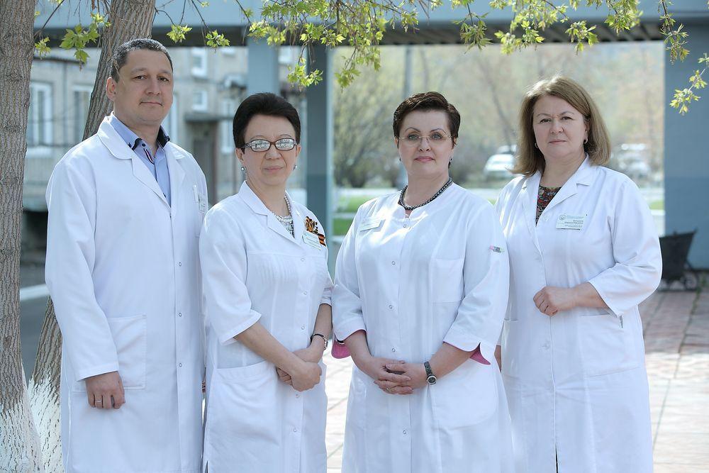 Два врача КМКБ №4 получили нагрудные знаки «Отличник здравоохранения»