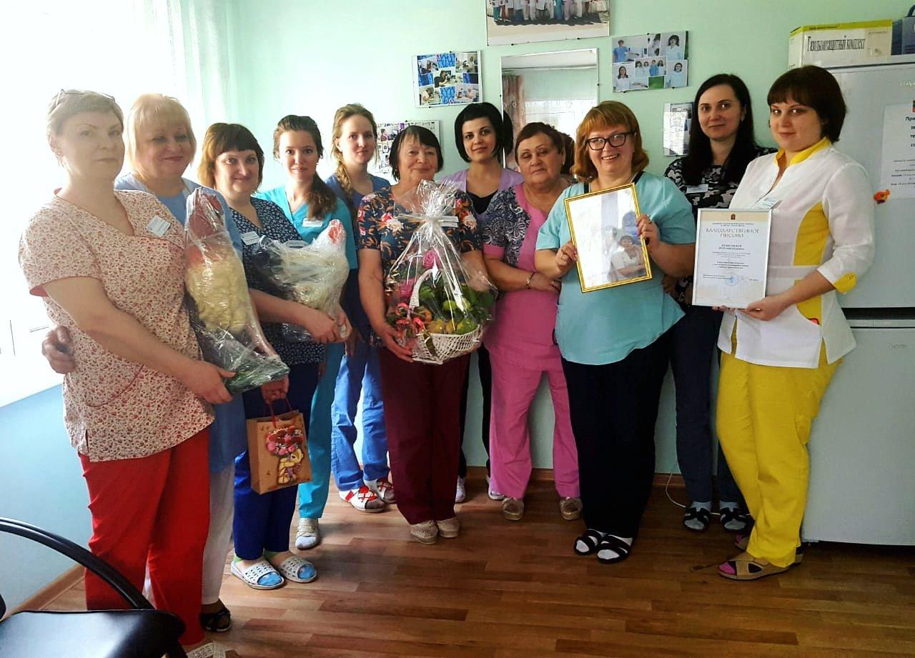 Коллектив КМКБ №4 проводил на заслуженный отдых Колосовскую Веру Николаевну