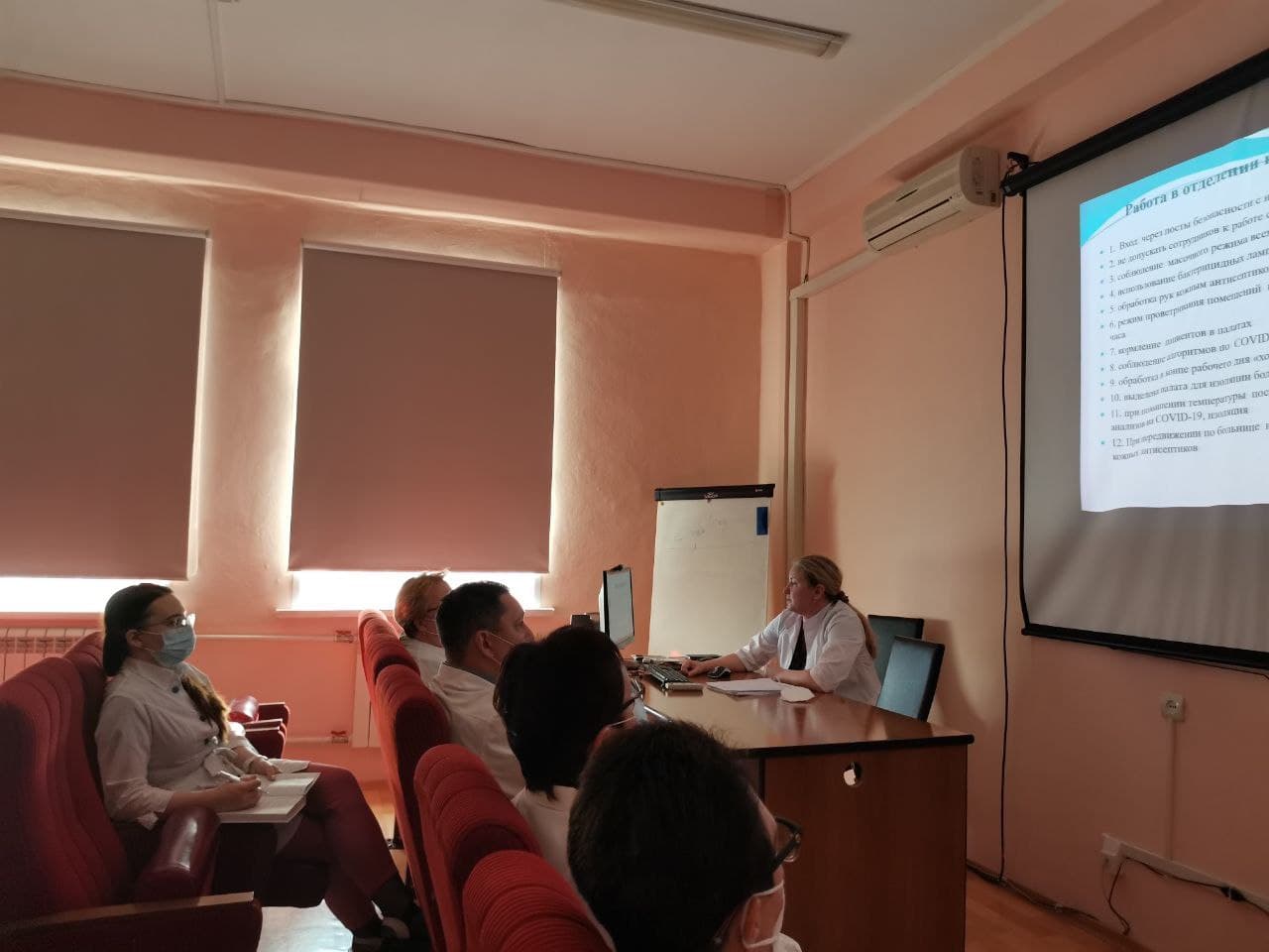 Заведующие 2 и 3 гинекологических отделений представили годовые отчеты