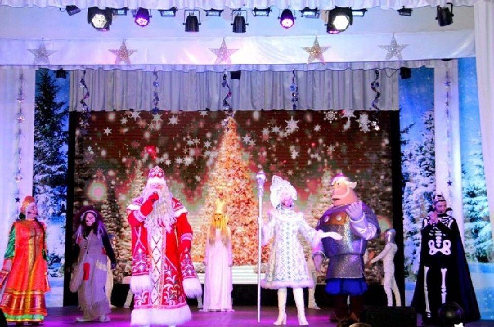 В ДК "Кировский" состоялась новогодняя елка для детей сотрудников Красноярской межрайонной клинической больницы №4