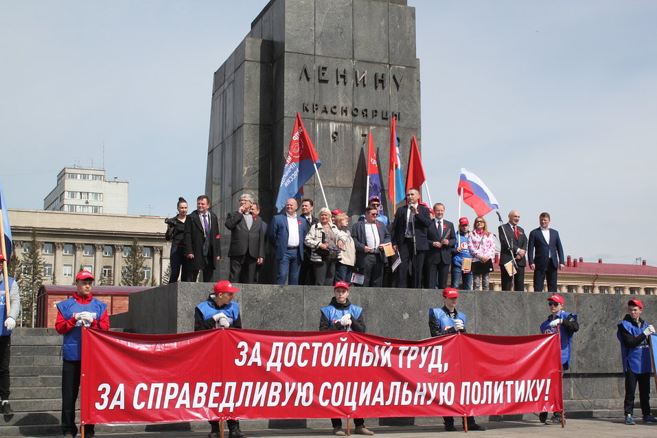 на памятнике.JPG на памятнике.JPG